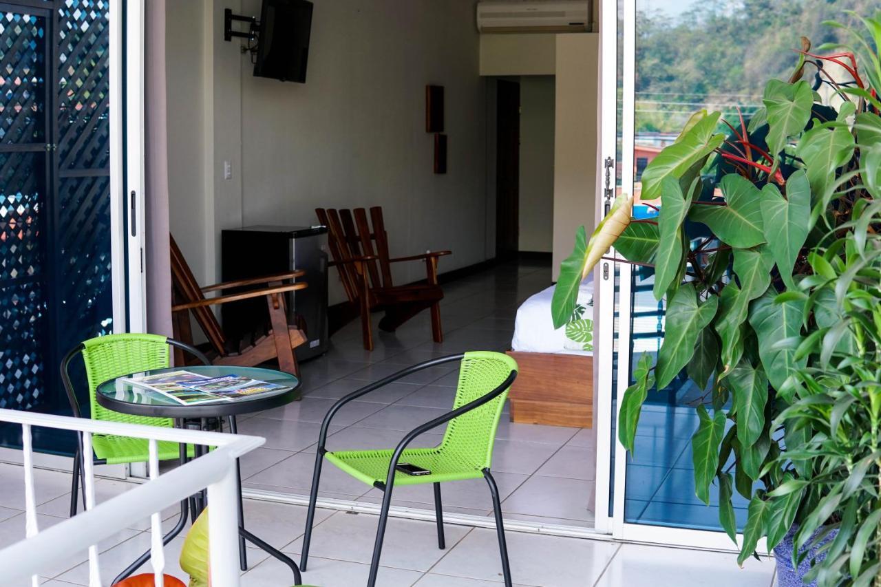 Puerta Del Cielo Quepos Hotel Exterior foto